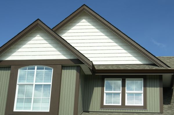 Cost of Vertical Vinyl Siding Repair in Santa Fe