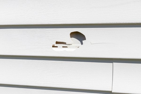 Cost of White Vinyl Siding Repair in Santa Fe